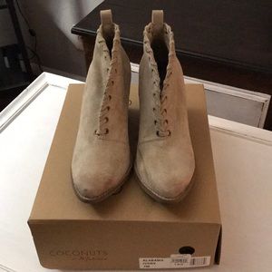 Whip Stitch V Cut Bootie